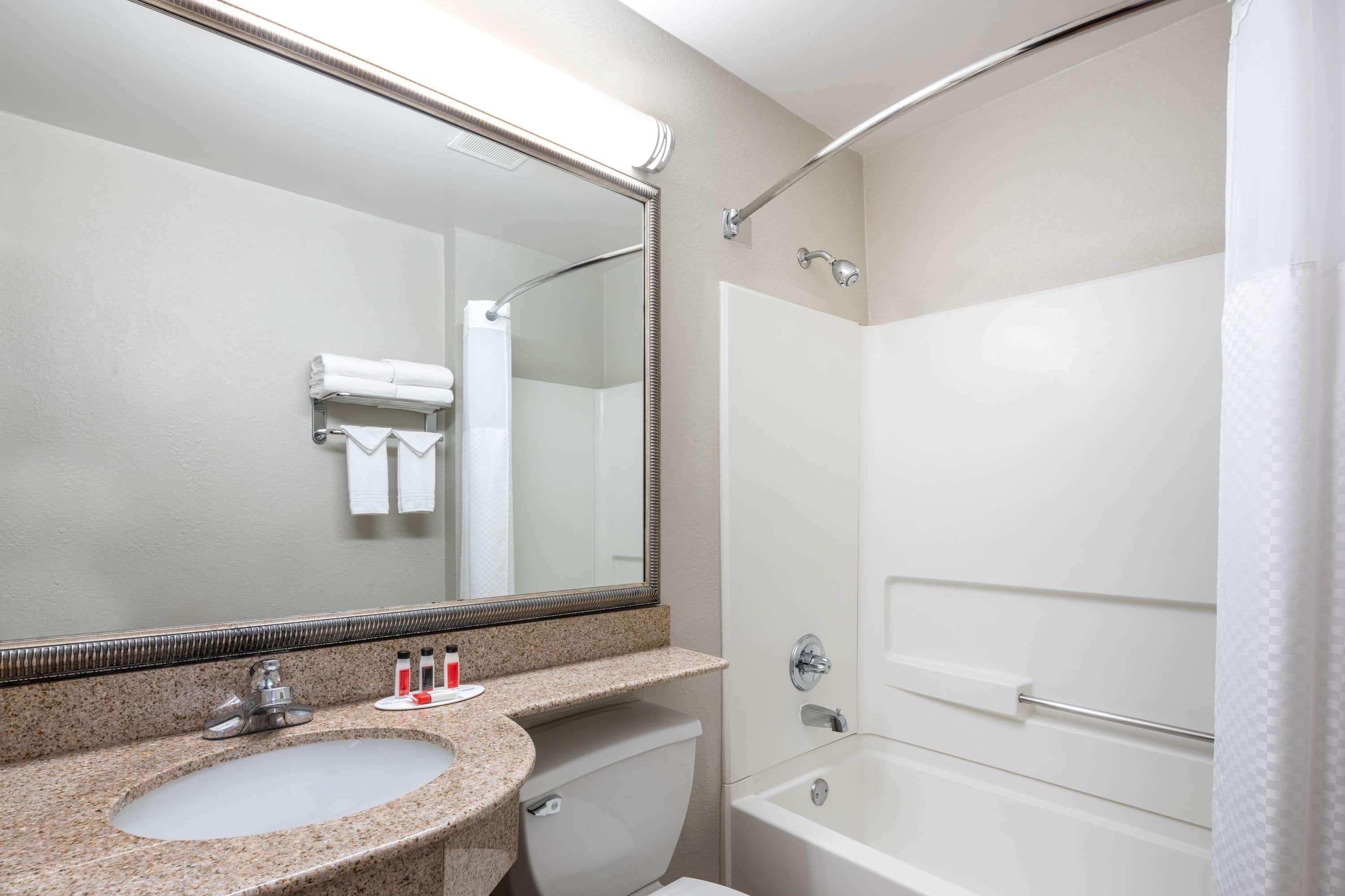 Microtel Inn & Suites By Wyndham Atlanta Buckhead Area Екстериор снимка