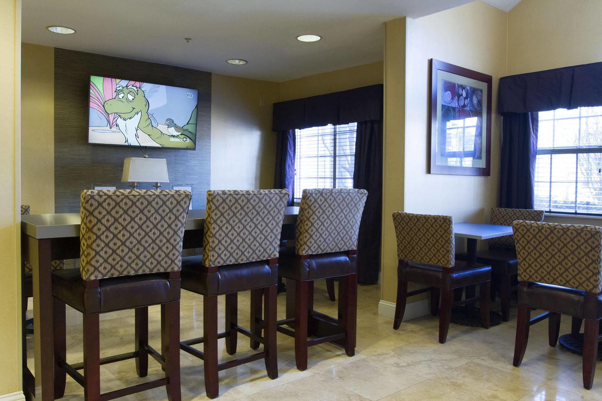 Microtel Inn & Suites By Wyndham Atlanta Buckhead Area Екстериор снимка